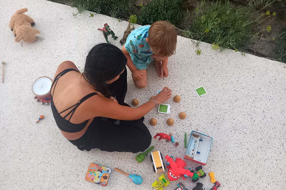 babysitting in sifnos